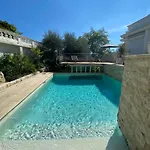 Avec Piscine, Centre Nicea