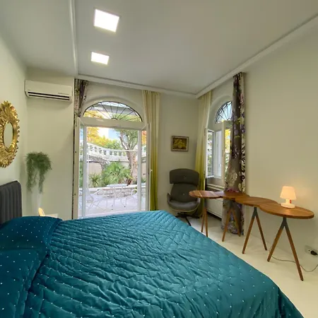 Avec Piscine, Centre *