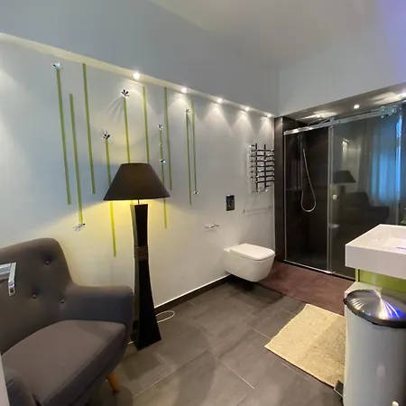 Avec Piscine, Centre Νίκαια