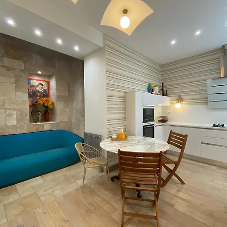 Avec Piscine, Centre