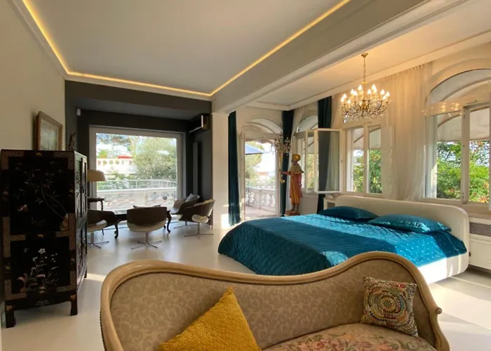 Avec Piscine, Centre فيلة *